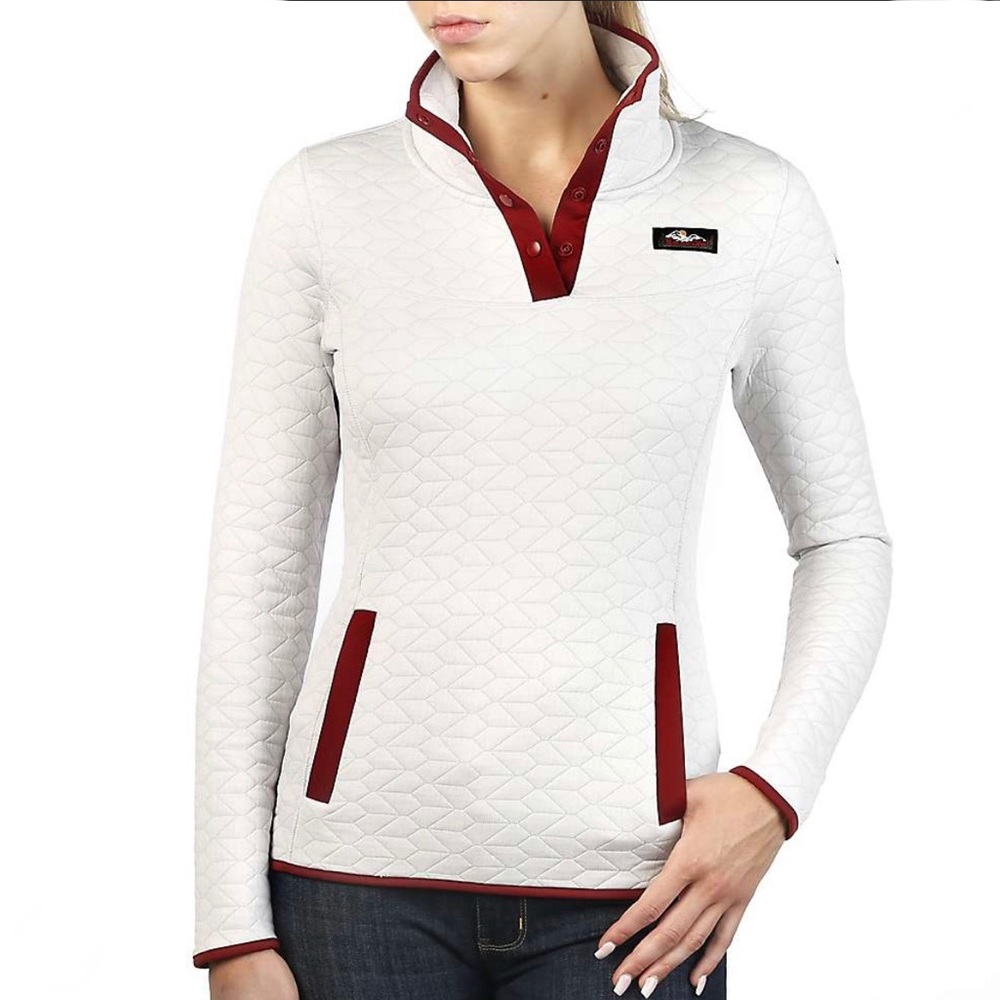 Moosejaw Cass Ave quilted snap collar pullover